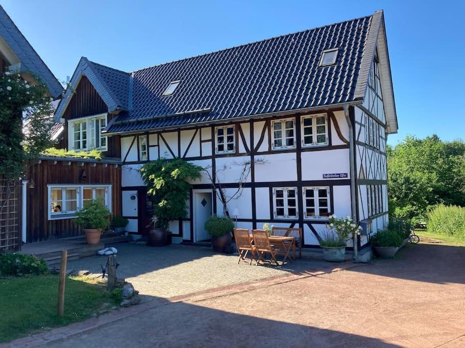 Вилла Fachwerkhaus Am Waldesrand Золинген Экстерьер фото